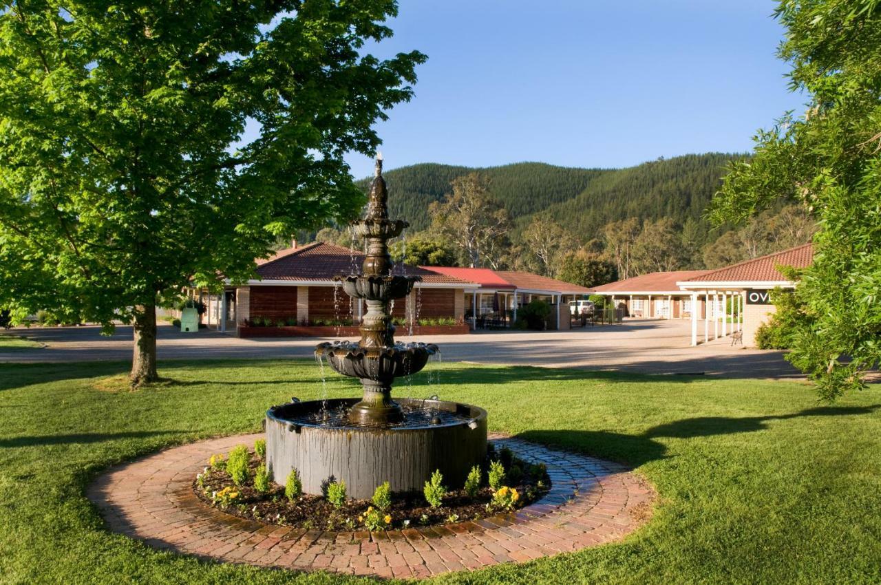 Ovens Valley Motor Inn Брайт Екстер'єр фото