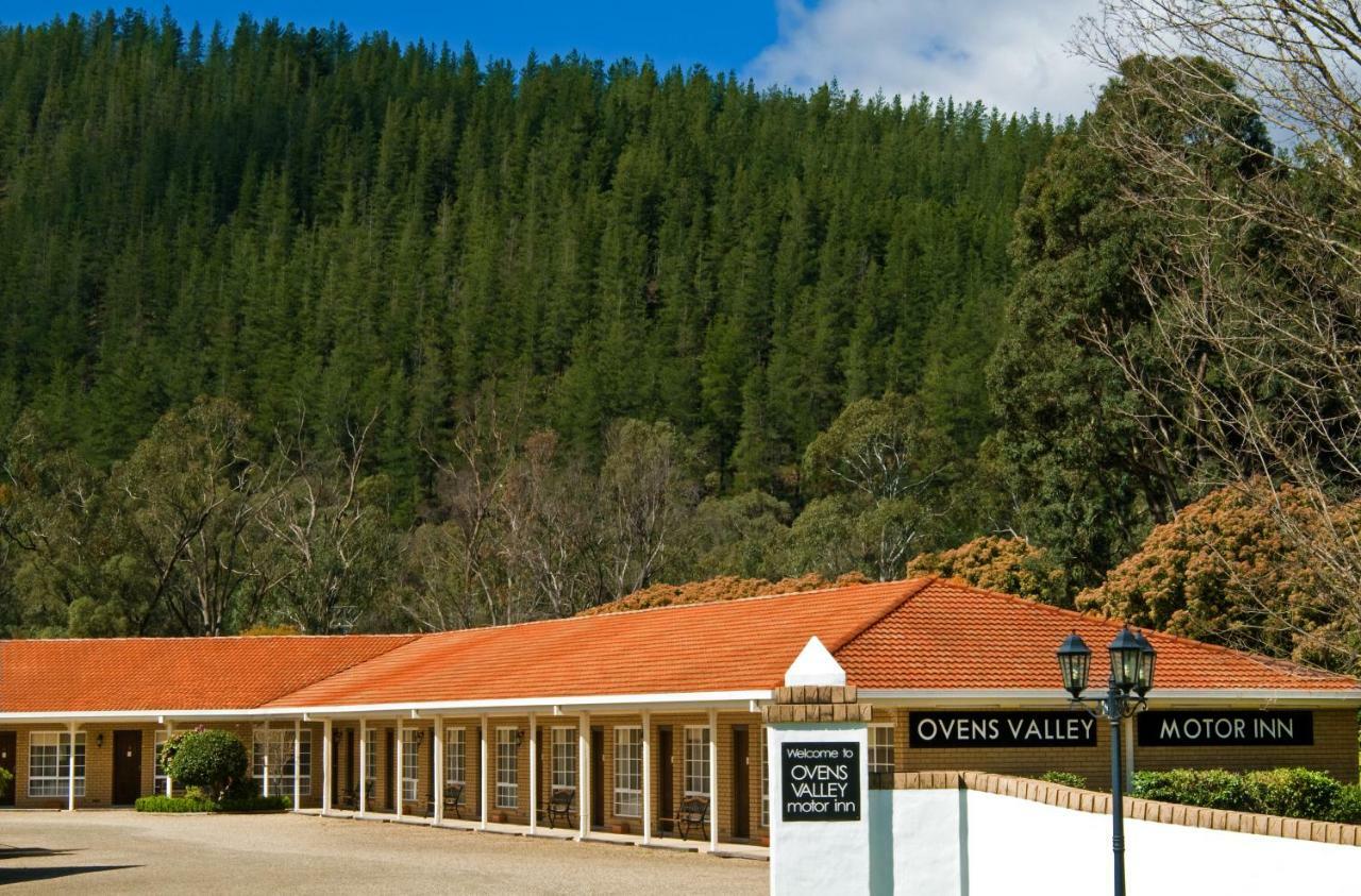 Ovens Valley Motor Inn Брайт Екстер'єр фото